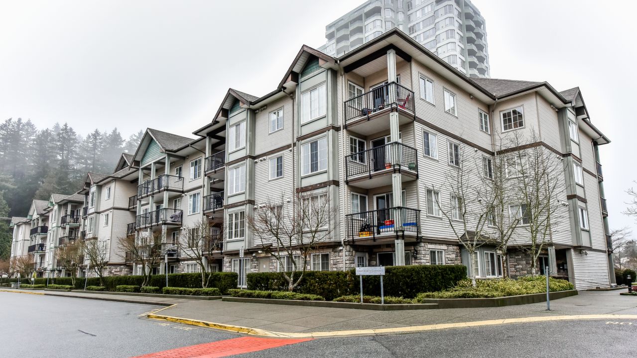 310-14877 100 Ave, Surrey, BC, V3R 3H1 Scene 1