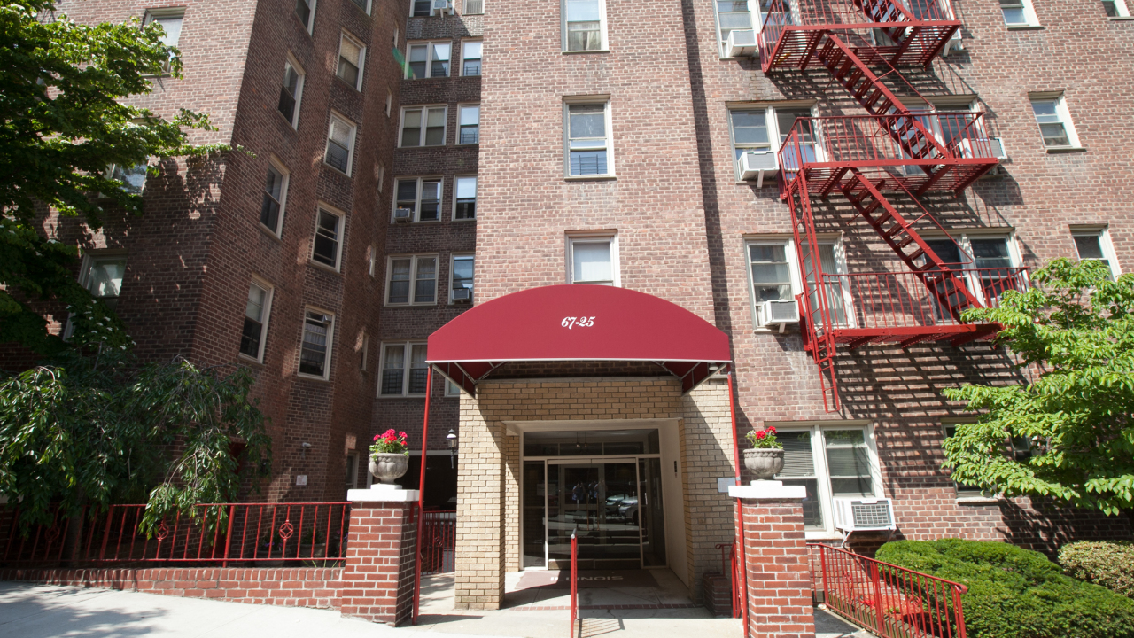 67-25 Clyde St Apt#:7-S, Forest Hills, NY, 11375 Scene 1