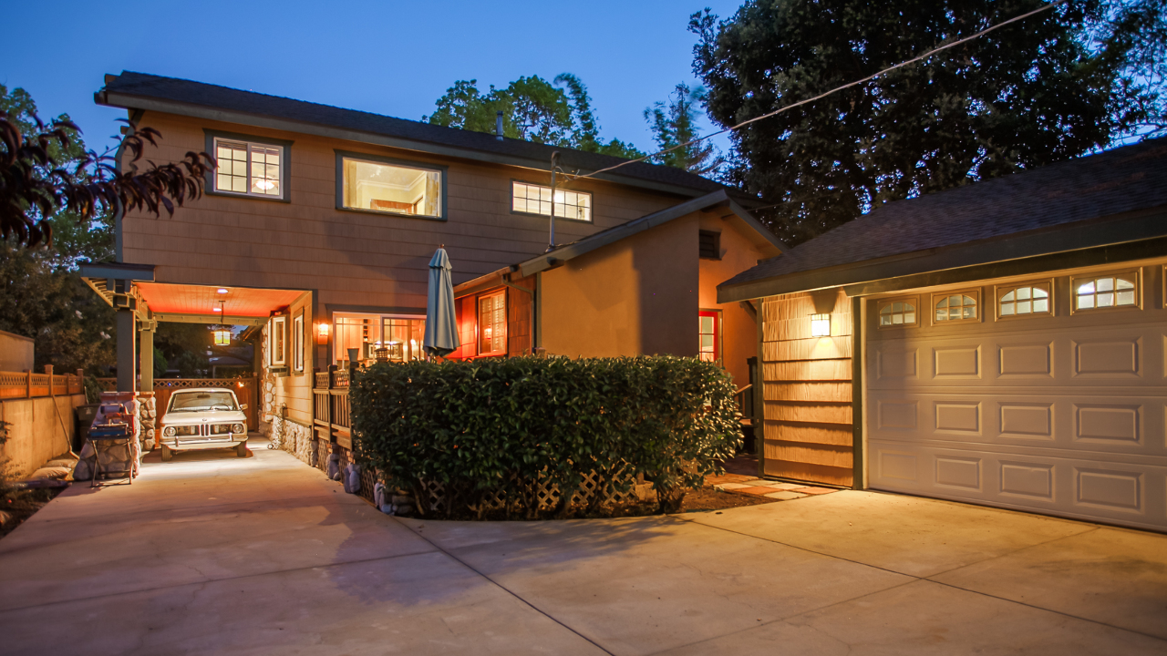 3-Car Detached Garage