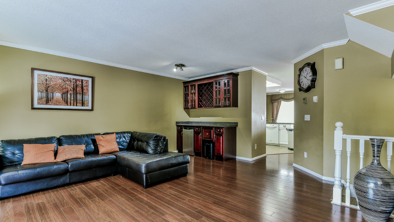 10-7955 122 ST, Surrey, BC, V3W 3S7 Scene 4