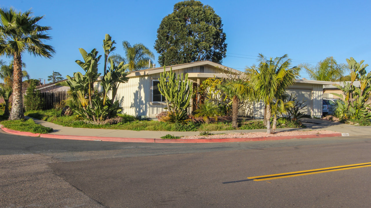 3604 Merrimac Ave., San Diego, CA, 92117 Scene 2