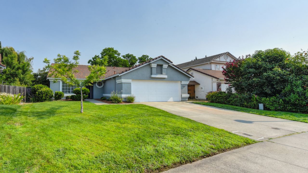 8266 Sunny Creek Way, Sacramento, CA, 95823 Scene 2