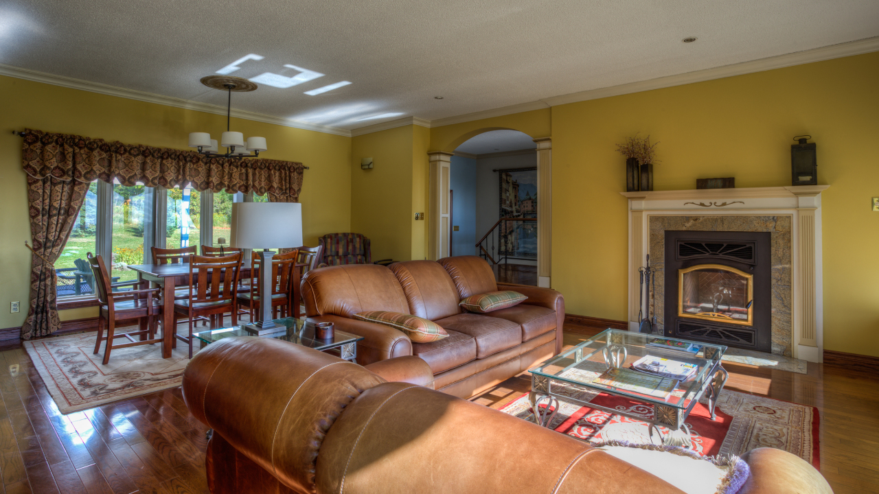 Living Room/Dining Room