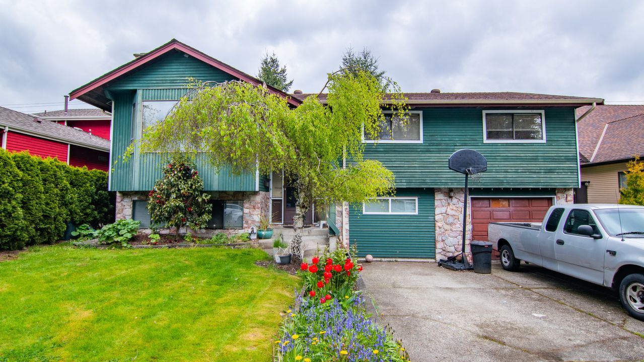 14947 95 Ave, Surrey, BC, V3R 7W4 Scene 1