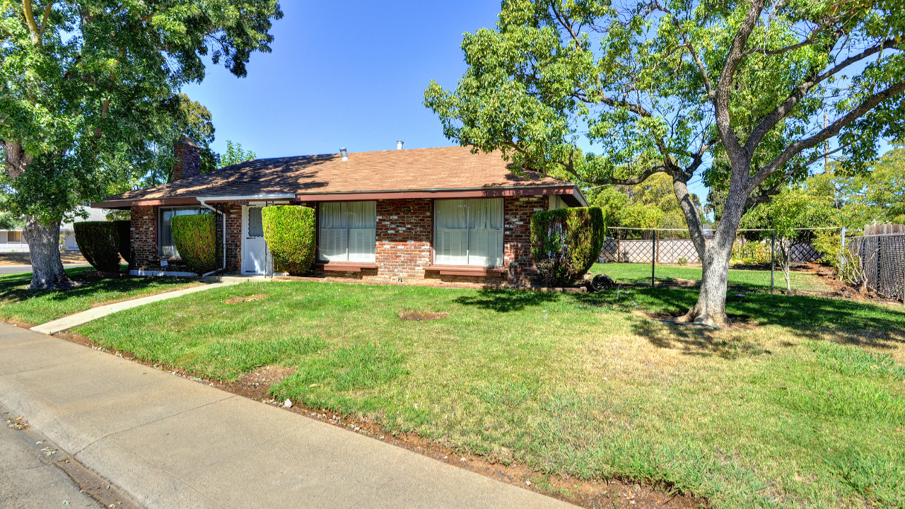 7545 Blackhawk Drive, Sacramento, CA, 95828 Scene 2