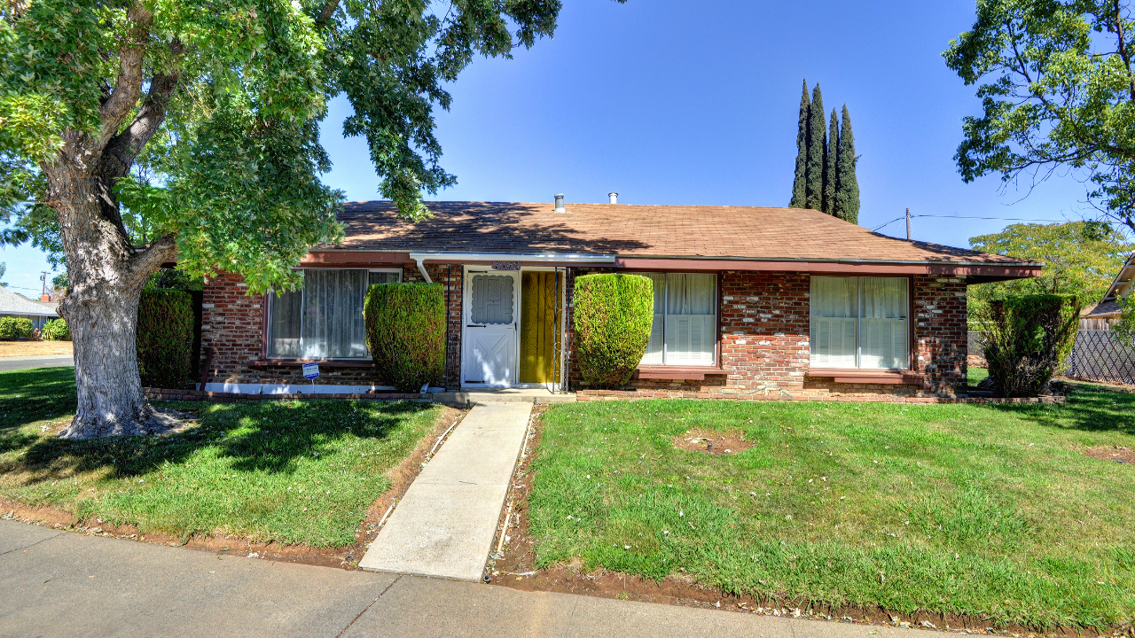 7545 Blackhawk Drive, Sacramento, CA, 95828 Scene 1