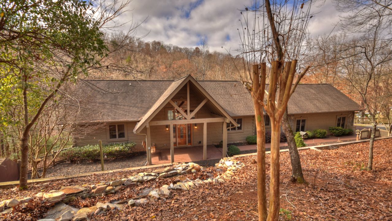 422 E Goldmine Rd, Ellijay, GA, 30536 Scene 2