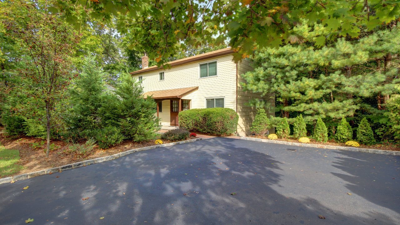 Front of House - Driveway