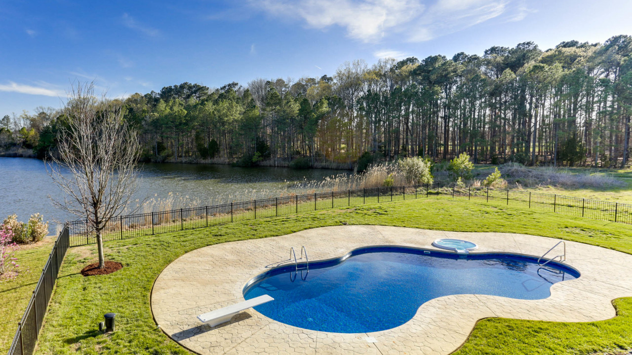 Pool/Waterview