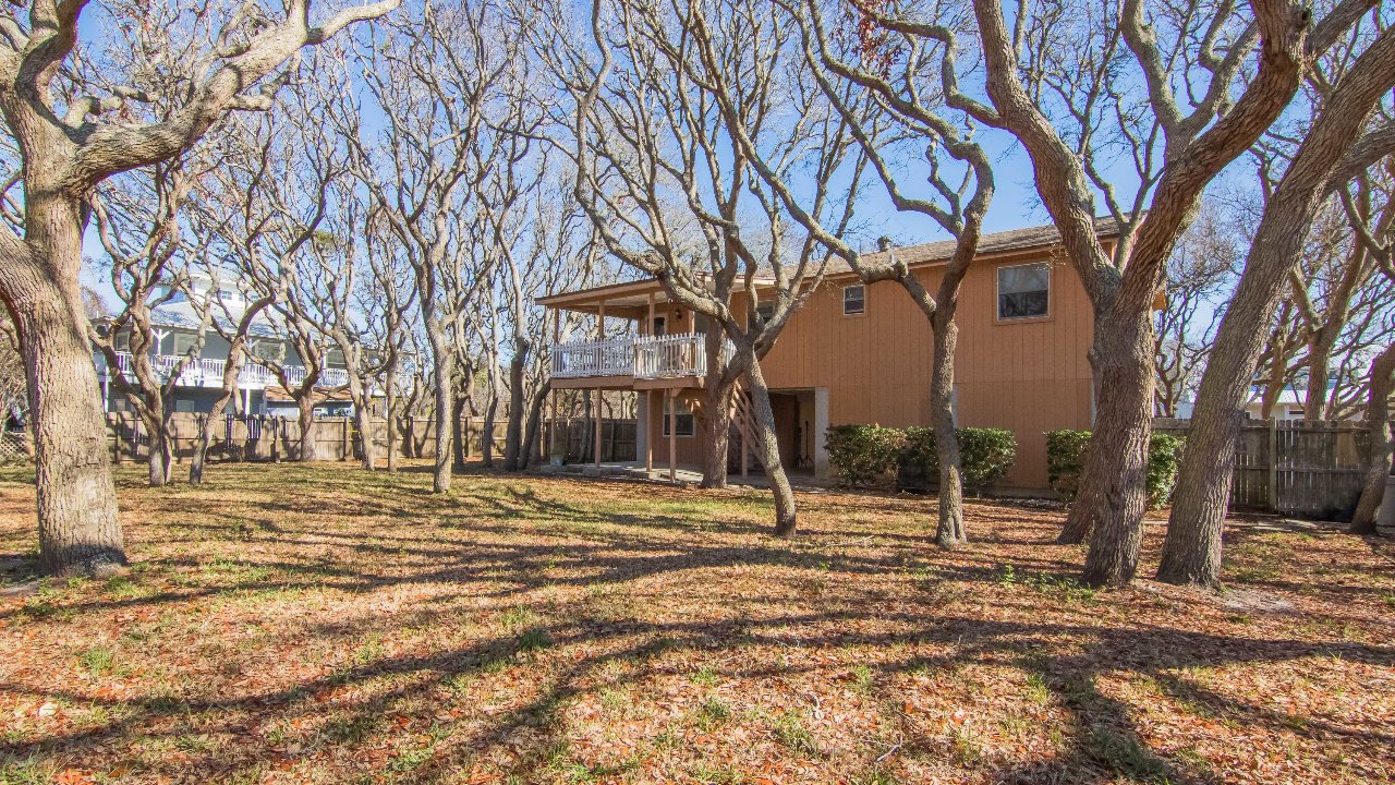 Fully Fenced Yard