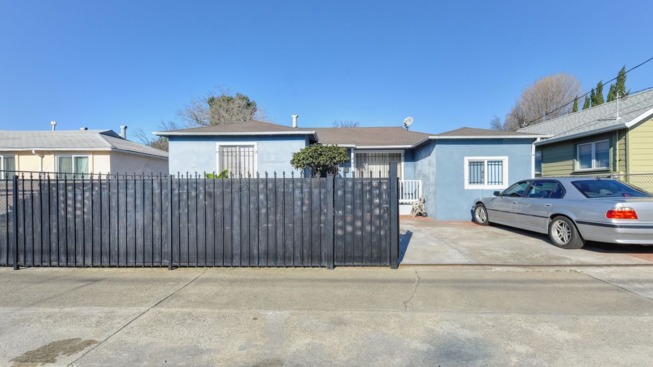 447 Ashton Ave
Oakland, CA, Oakland, CA, 94603 Scene 1