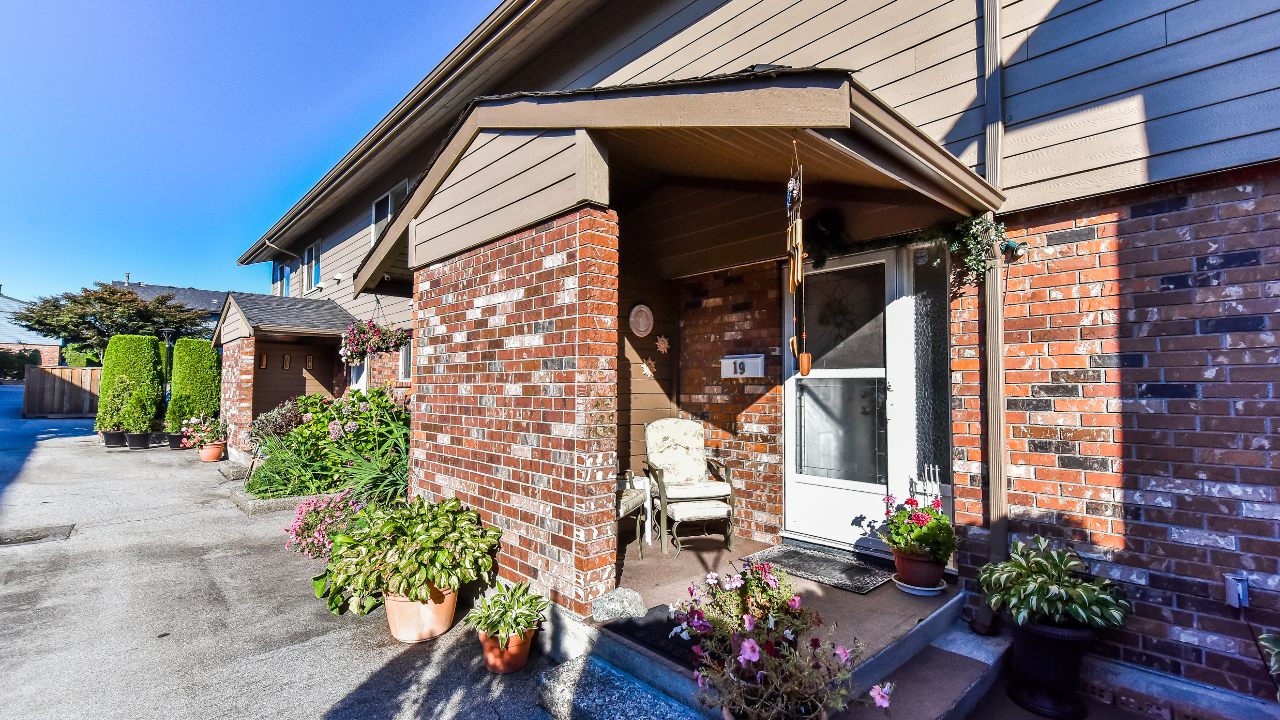 19-10740 Guildford Drive, Surrey, BC, V3R 1W6 Scene 2